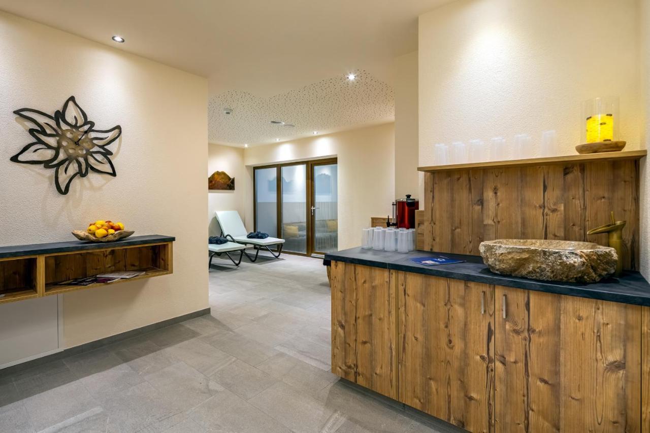 Alpin Chalet Am Burgsee Ladis Ngoại thất bức ảnh
